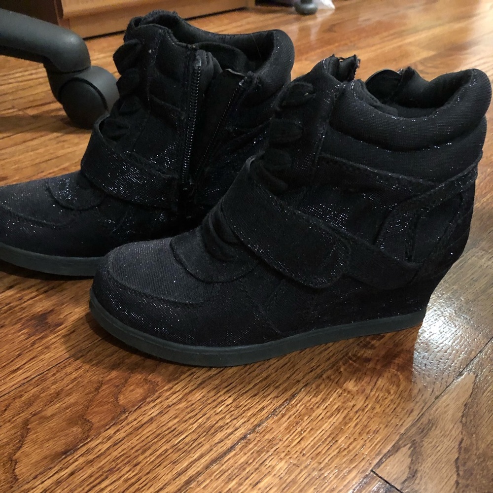 NWOT Kids Steve Madden Sparkle Wedges